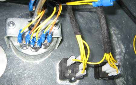 Meer connectoren gemonteerd.